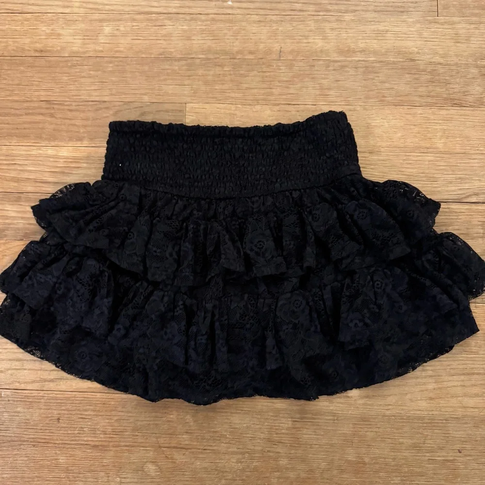 Sweet Society black ruffle lace mini skort size XS b17
